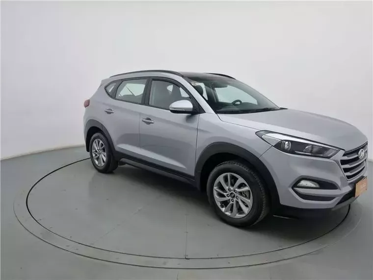 Hyundai Tucson Prata 7