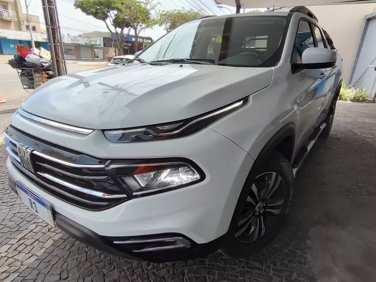 Fiat Toro Branco 14