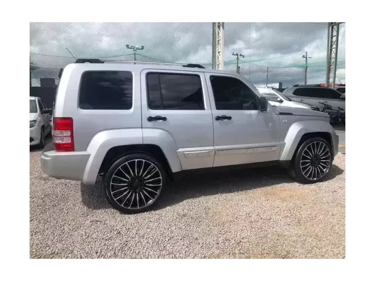 Jeep Cherokee Prata 9