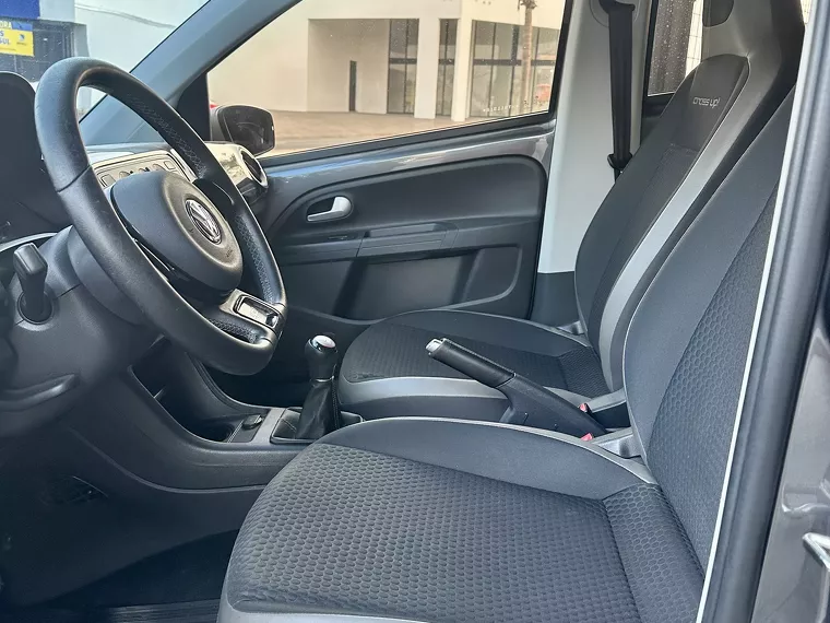 Volkswagen UP Cinza 18