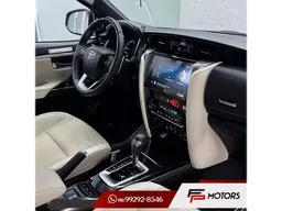 Toyota Hilux SW4