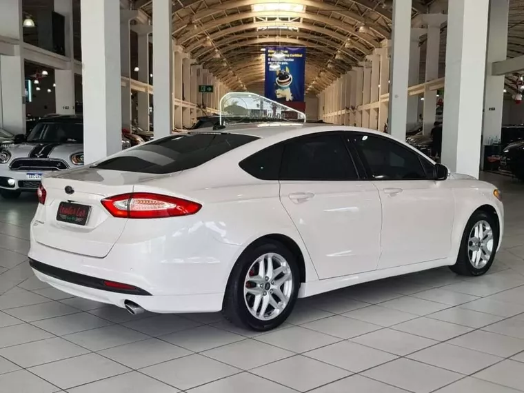 Ford Fusion Branco 11