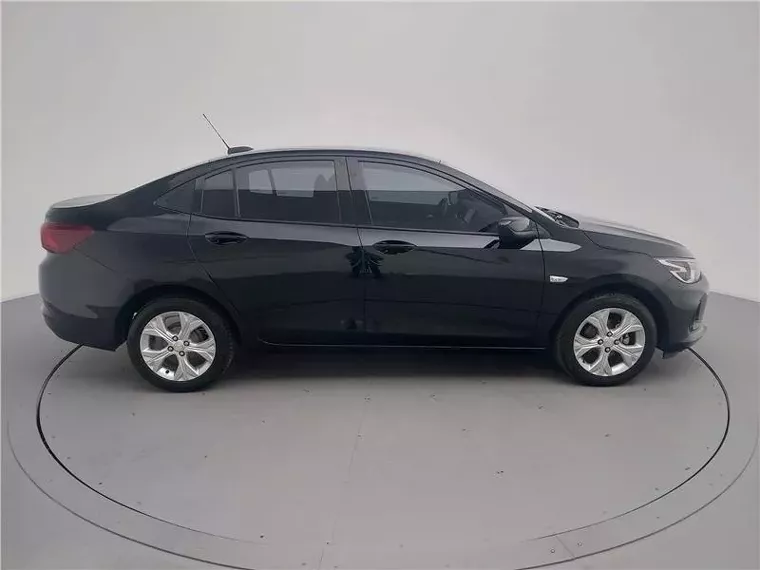 Chevrolet Onix Preto 1