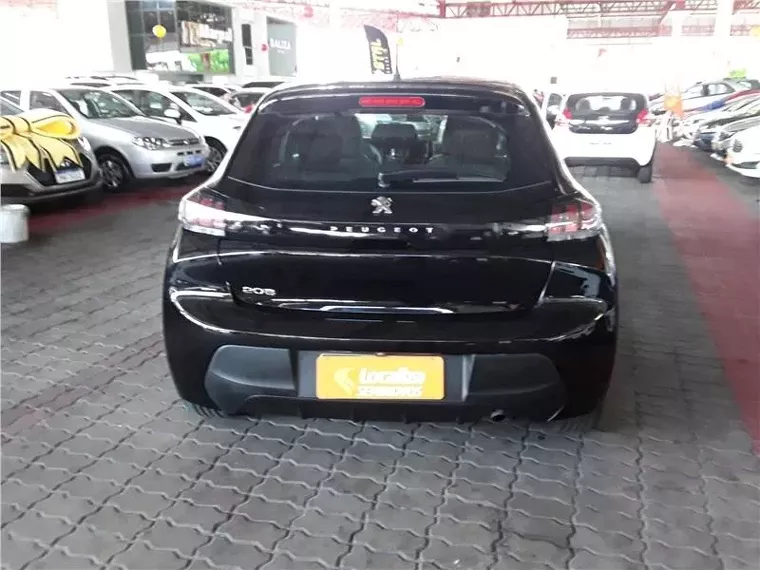 Peugeot 208 Preto 6