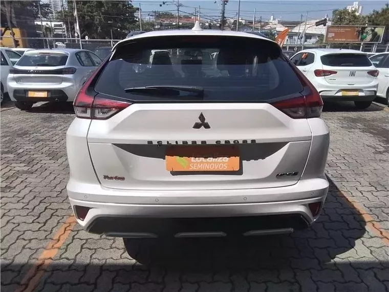 Mitsubishi Eclipse Cross Branco 6