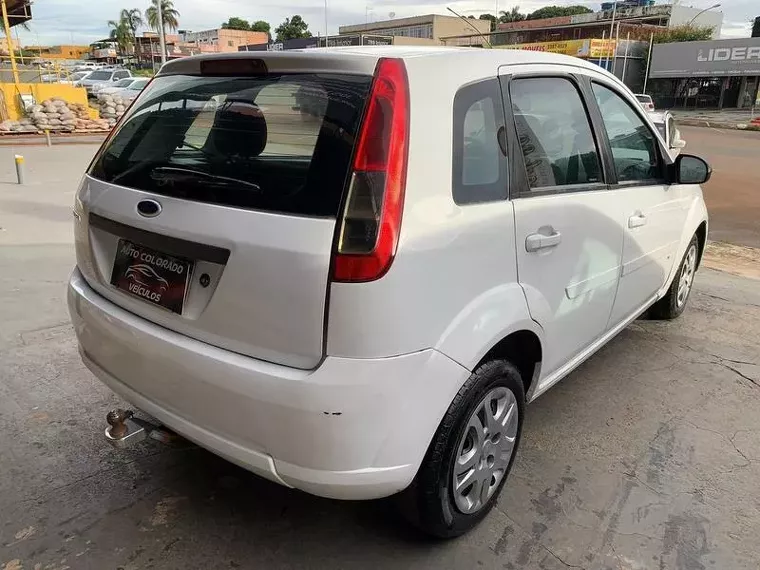 Ford Fiesta Branco 12