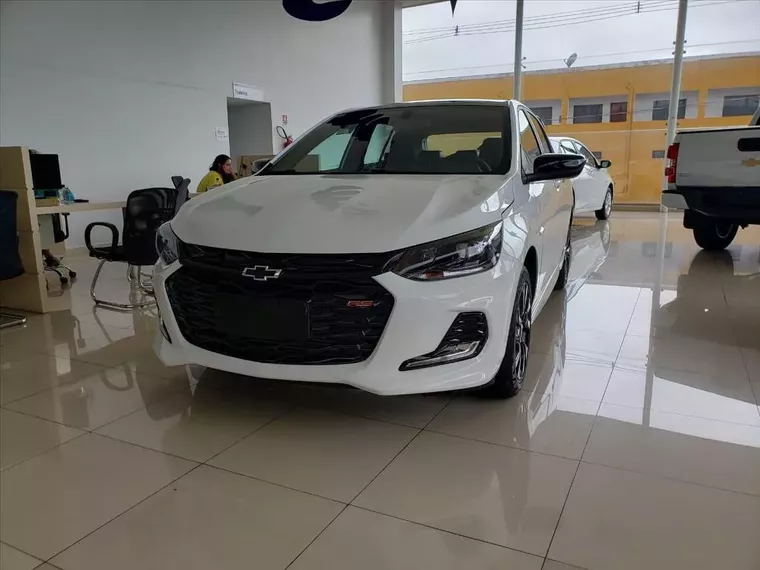 Chevrolet Onix Branco 11