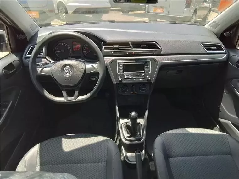 Volkswagen Voyage Branco 6