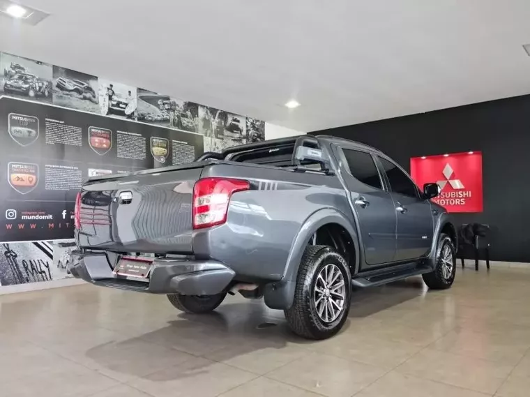 Mitsubishi L200 Triton Cinza 14