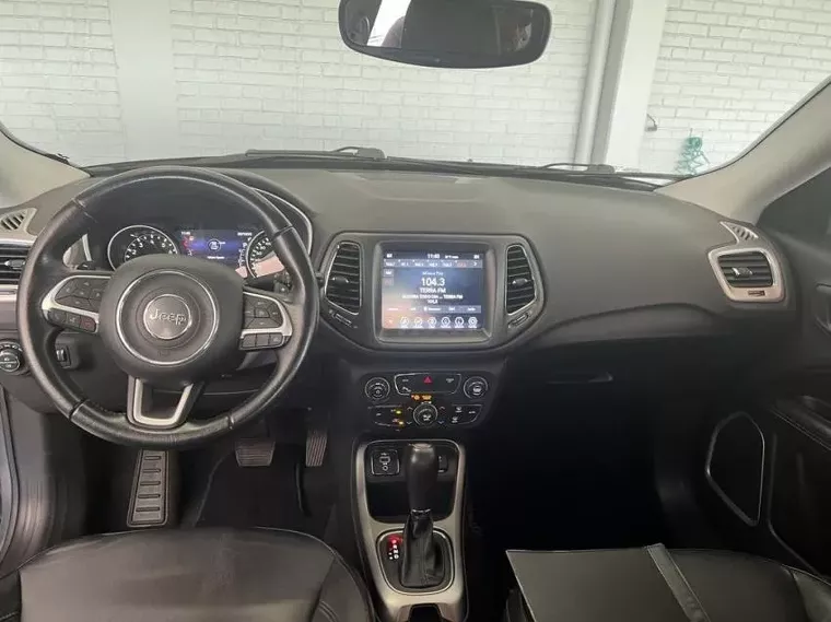 Jeep Compass Prata 11