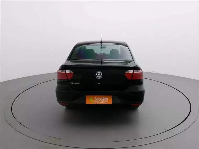 Volkswagen Voyage Preto 14