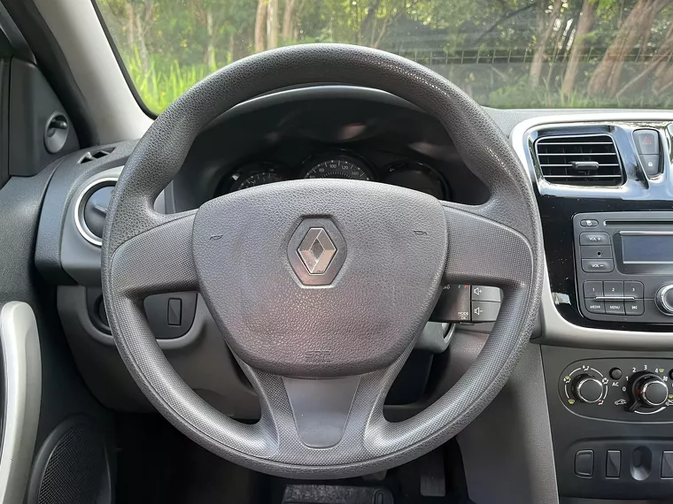 Renault Logan Prata 3