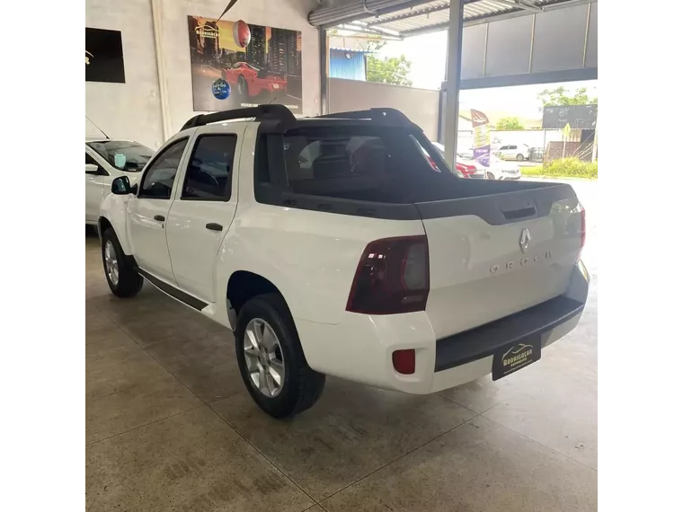 Renault Duster Oroch Branco 6