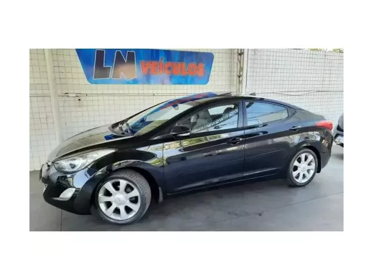 Hyundai Elantra Preto 1