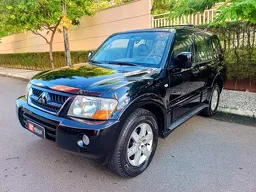 Mitsubishi Pajero Full