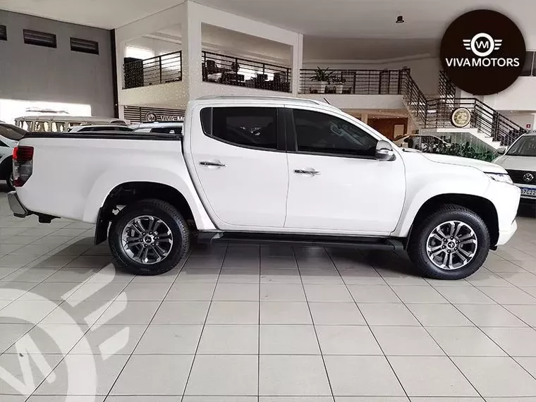 Mitsubishi L200 Triton Branco 9