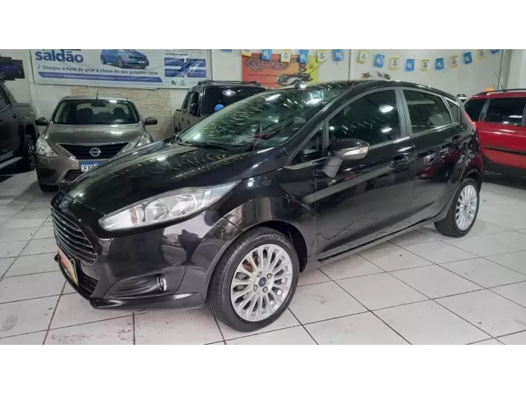 Ford Fiesta Preto 6