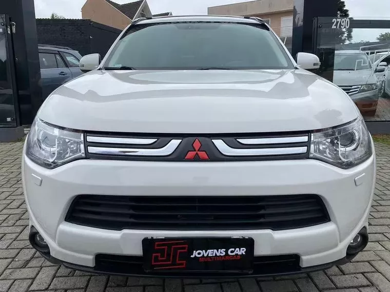 Mitsubishi Outlander Branco 8