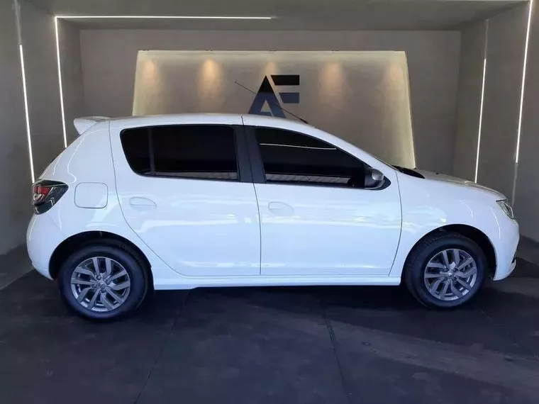 Renault Sandero Branco 11