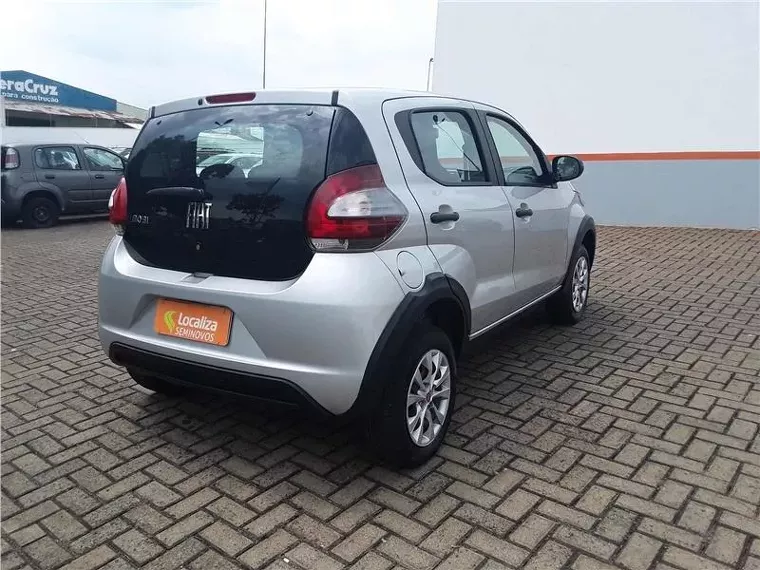 Fiat Mobi Prata 5