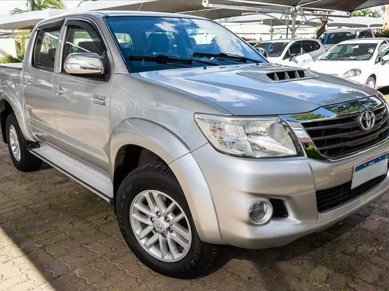 Toyota Hilux Prata 10