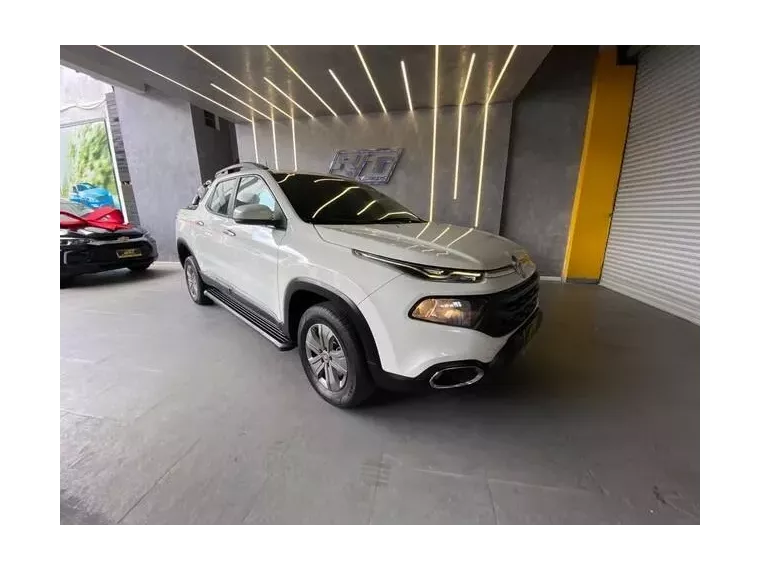 Fiat Toro Branco 3