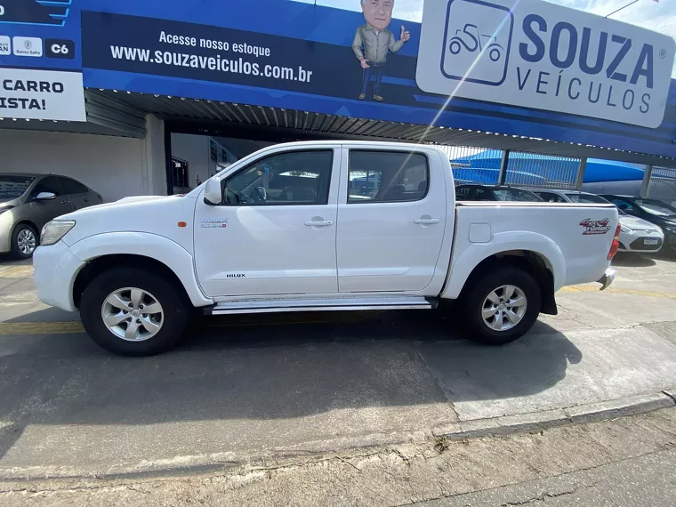 Toyota Hilux Branco 6