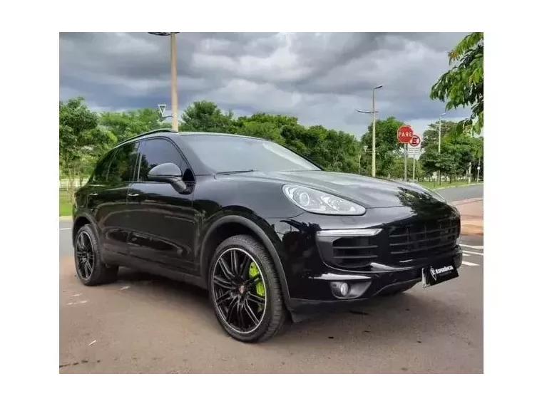 Porsche Cayenne Preto 1