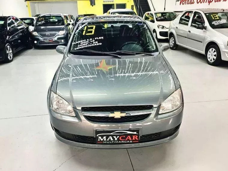 Chevrolet Classic Cinza 6