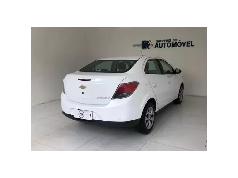 Chevrolet Prisma Branco 11