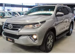 Toyota Hilux SW4