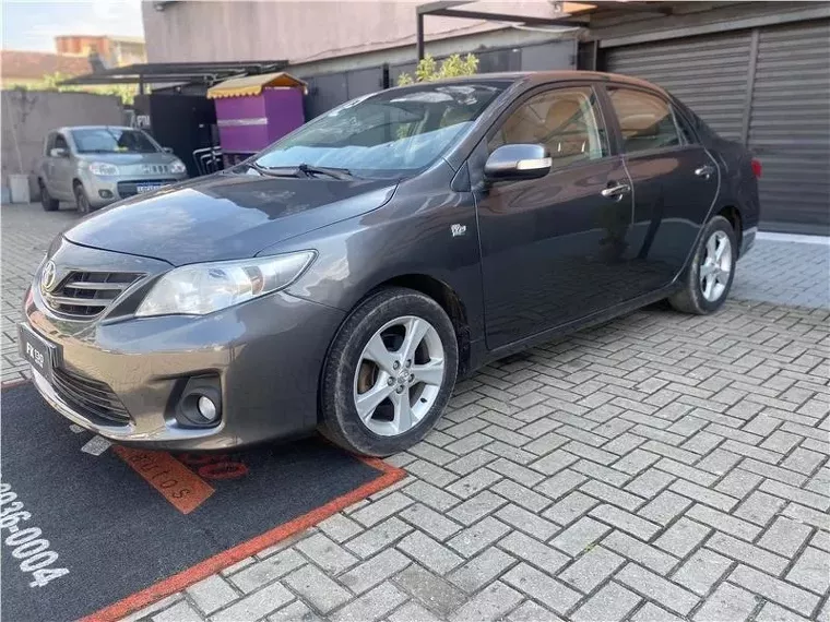 Toyota Corolla Cinza 5