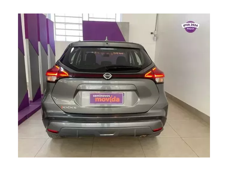 Nissan Kicks Cinza 2