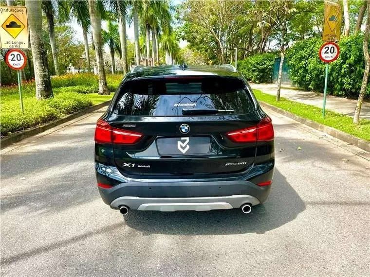 BMW X1 Preto 3