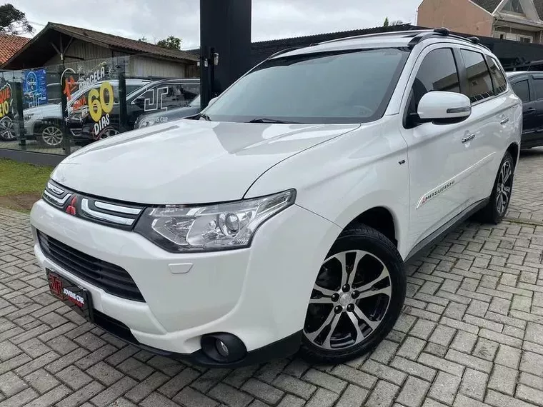 Mitsubishi Outlander Branco 6