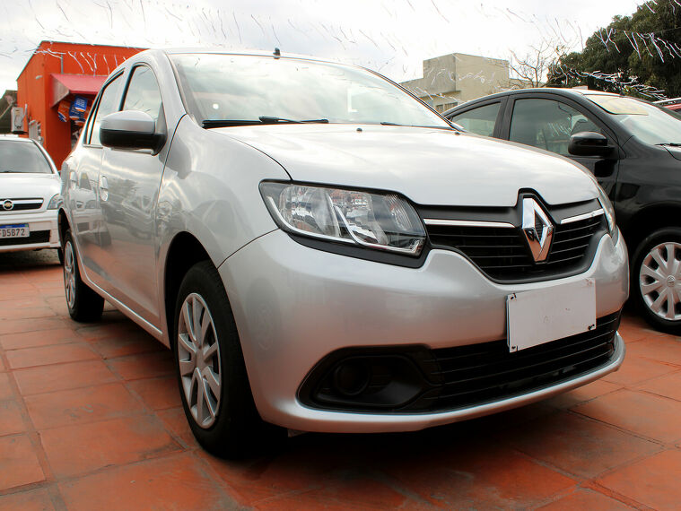 Renault Logan Prata 18