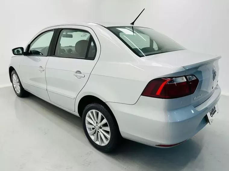 Volkswagen Voyage Prata 4