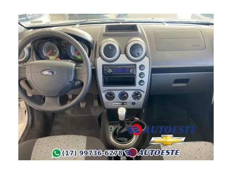 Ford Fiesta Branco 10