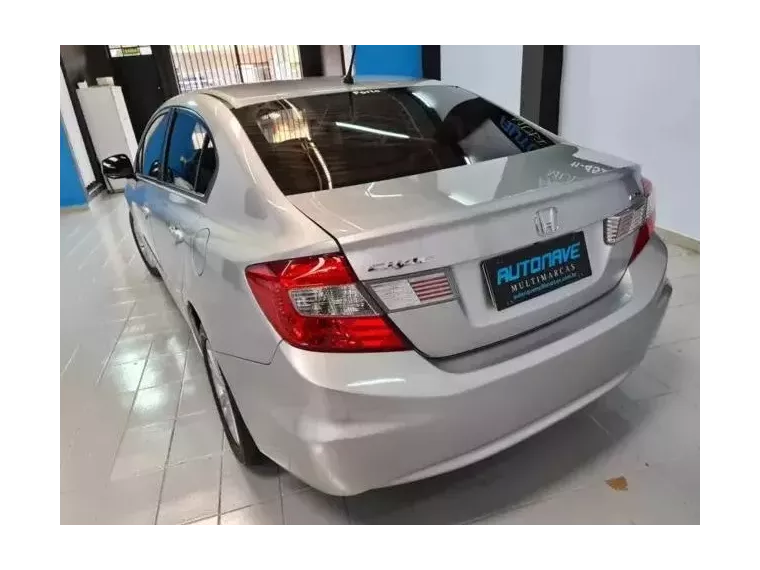 Honda Civic Prata 2