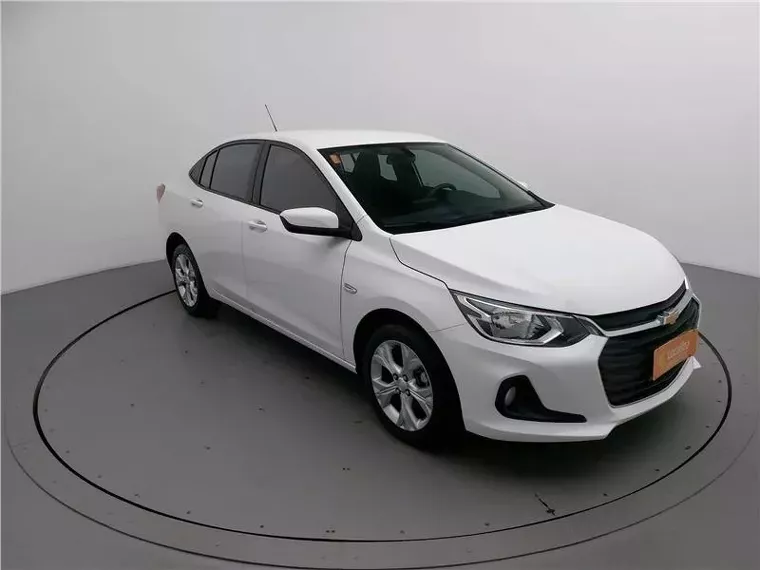 Chevrolet Onix Branco 11