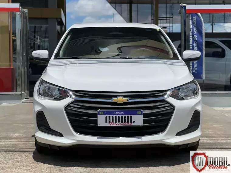 Chevrolet Onix Branco 12