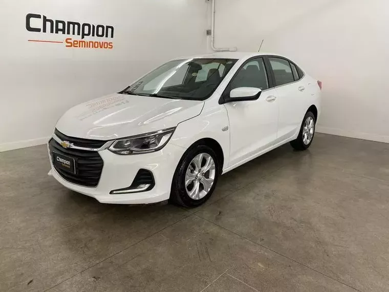 Chevrolet Onix Branco 3