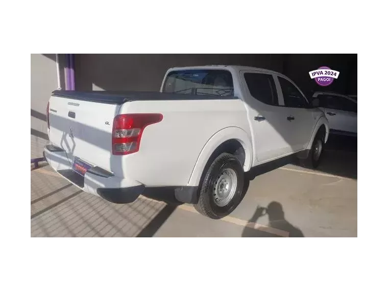 Mitsubishi L200 Branco 1