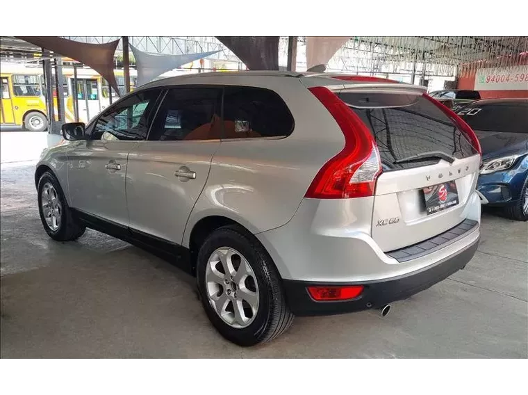 Volvo XC60 Prata 13