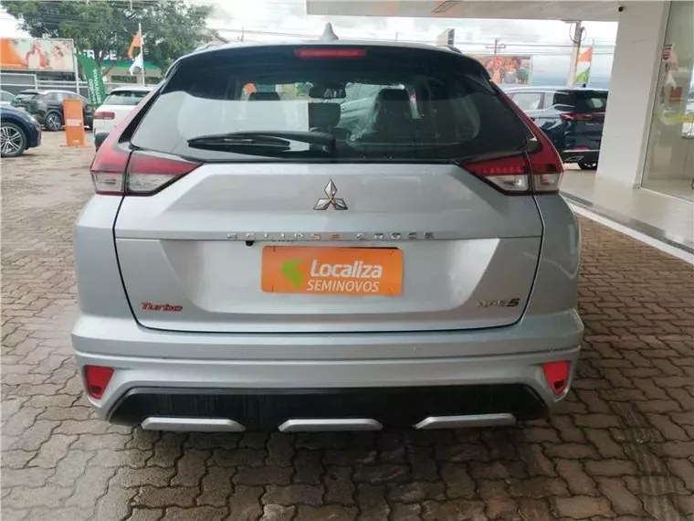 Mitsubishi Eclipse Cross Prata 11