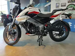 Bajaj Dominar