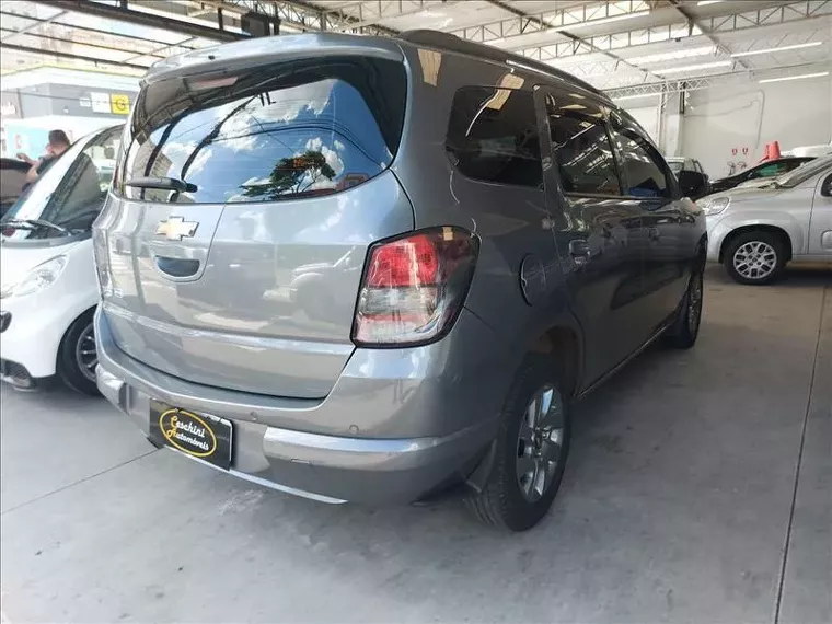 Chevrolet Spin Cinza 10