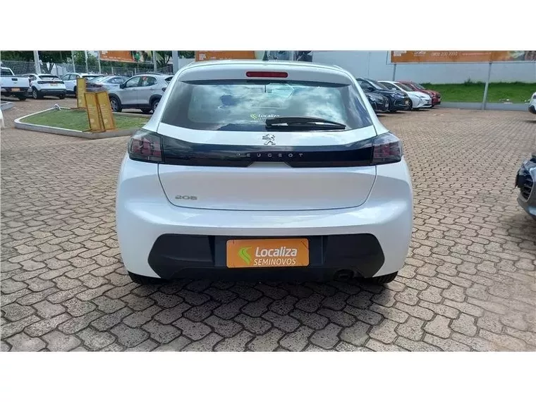 Peugeot 208 Branco 4