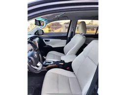 Toyota Hilux SW4