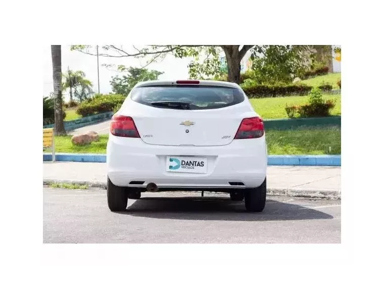 Chevrolet Onix Branco 6